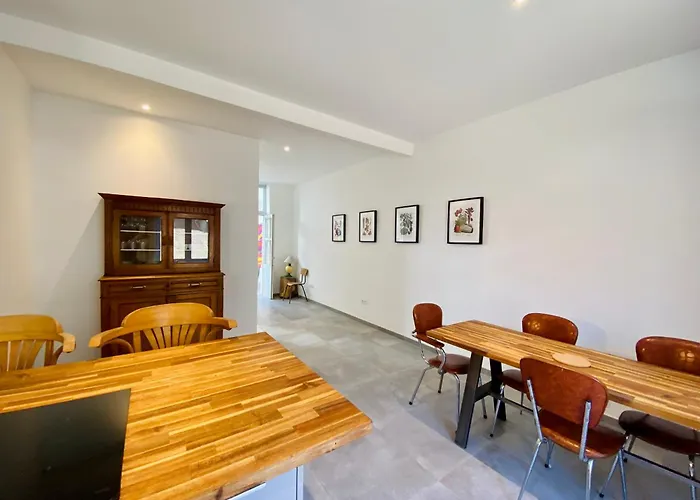 Oasis Urbaine - Spacieux Et Calme Avec Patio