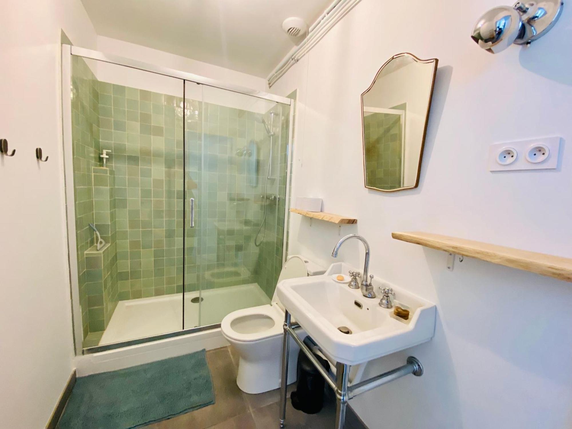 Appartement Oasis Urbaine - Spacieux Et Calme Avec Patio *